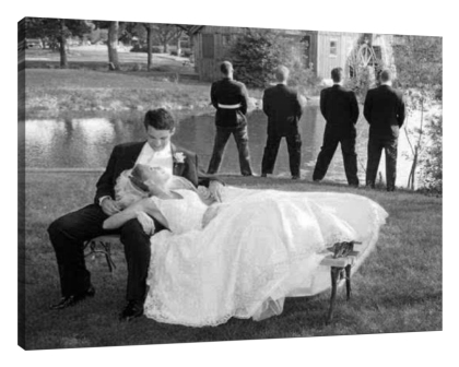 How to take a good black and white wedding photo